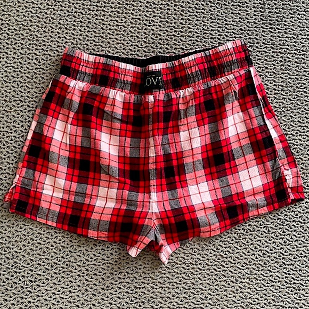 Victoria’s Secret • Plaid Graphic Pajama Shorts ♥️